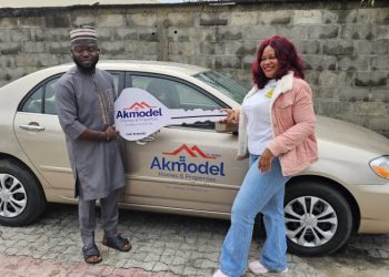 M.D-Builder (Dr.) Abdulhakeem Odegade - Madam Busayo